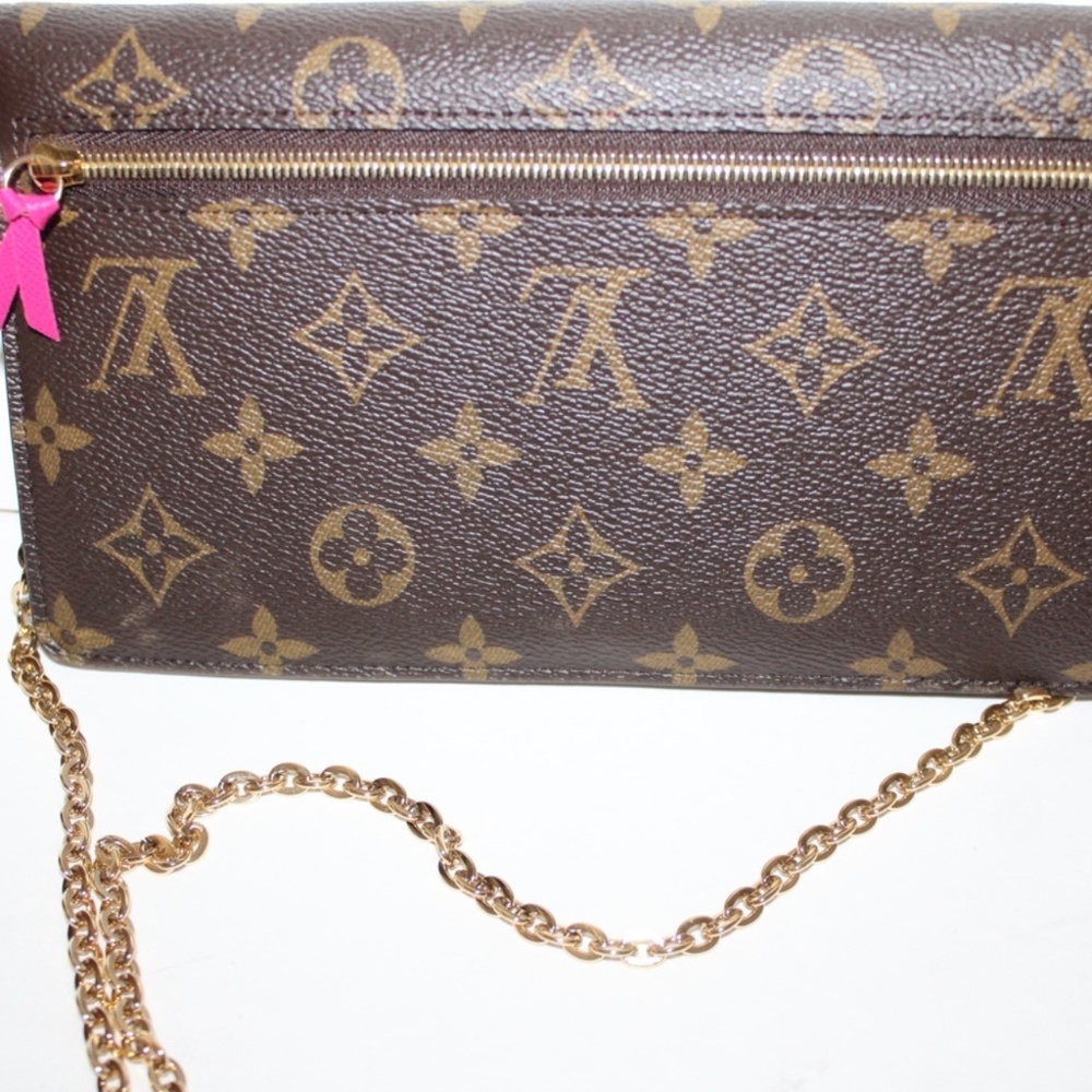 Louis Vuitton Limited Edition Weekend Animation Pochette Monogram Crossbody Bag - Picture 11 of 12